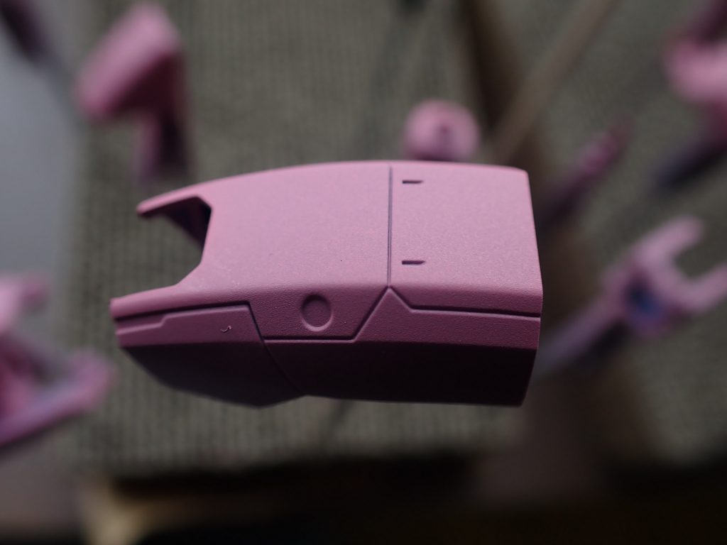 ピンクサフで塗り重ねた状態。綺麗なパステルピンク。あっ、ほこりが・・・