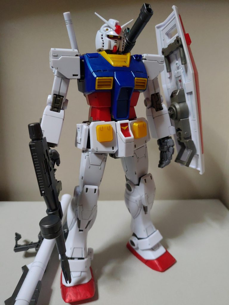 そしてこのガンダムがきっかけでガンプラ復帰。このMGを作る前に練習用としてHGを買い漁る日々へ(笑)