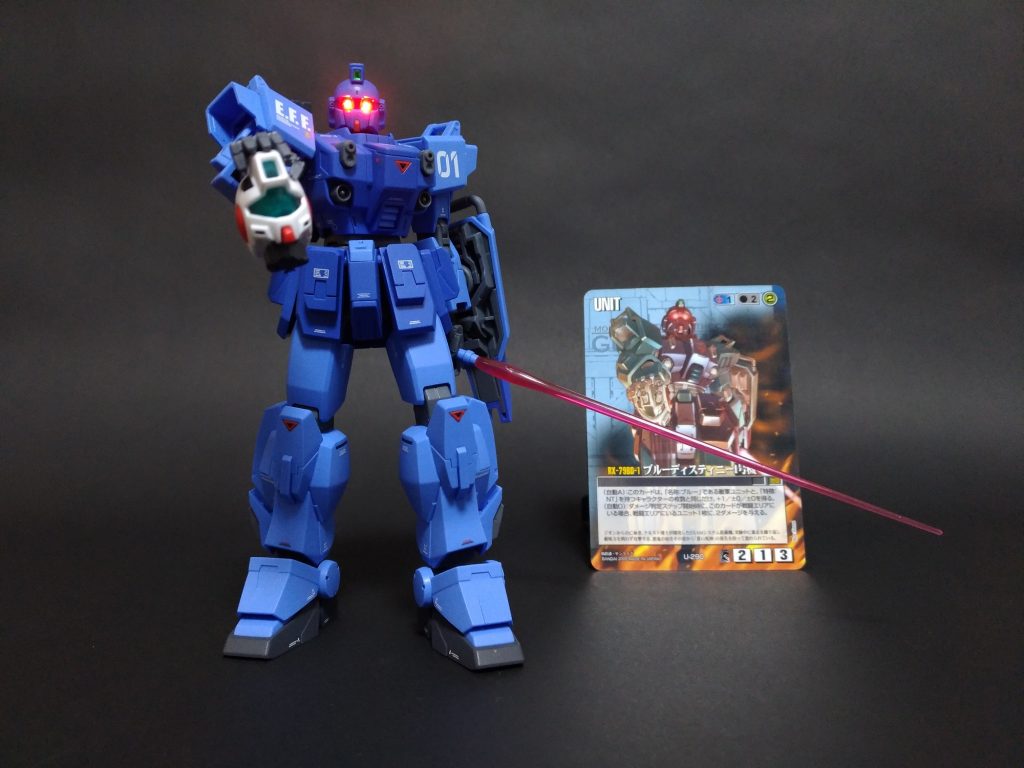 ガンダムウォーのカードのイラストのイメージでジムコマンドの頭部を握っている手首も作成。