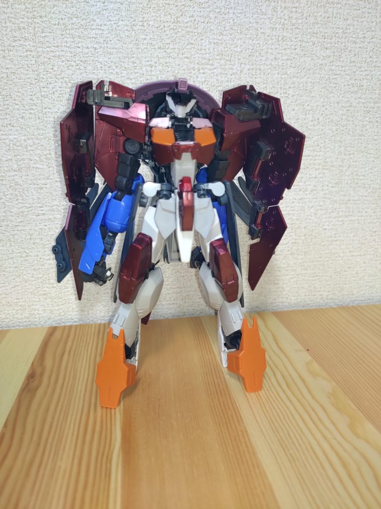 無塗装時です。実は、塗装時に腹部がポロリしたため、角度が変わっています。また、塗装のアドバイスをくださった方ありがとうございました。塗装はまだまだ荒いところがありますが、精進します。