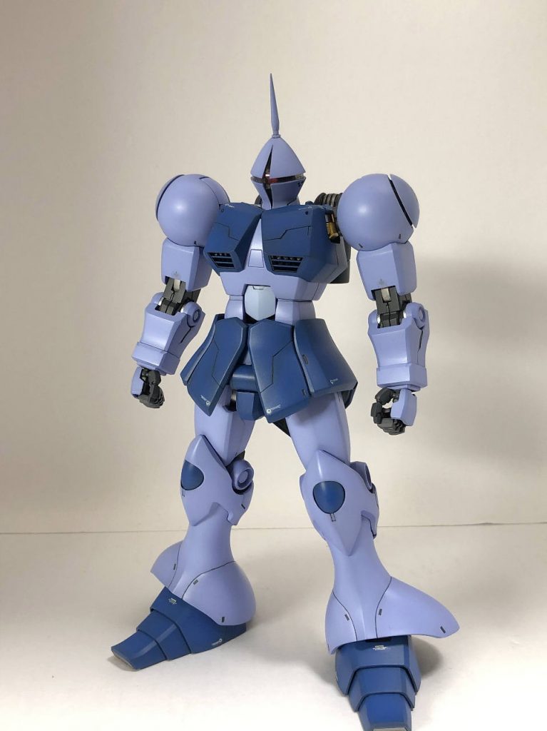 関節部分にメタルカラーを入れて、チラっと存在感を出してます。