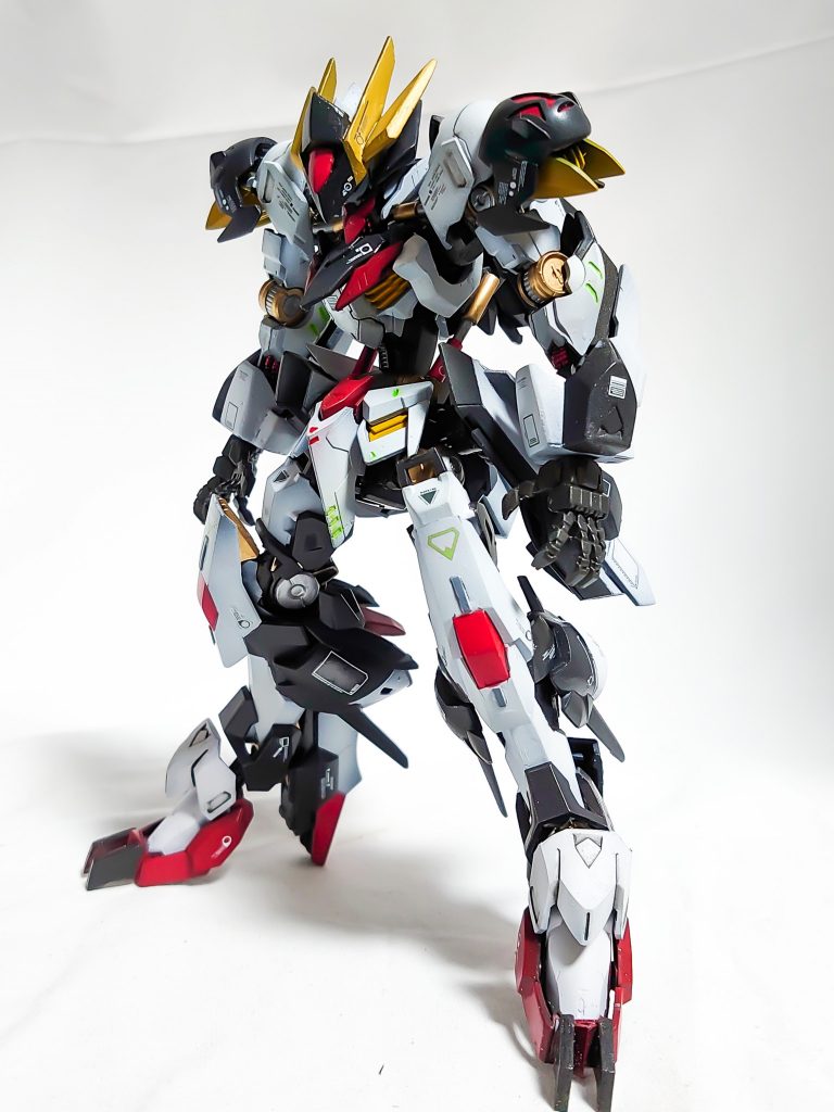 全体
元々はレクスと違うルートのルプスの強化版として作り始めたので、あくまでルプスをベースにしたような見た目にしてます