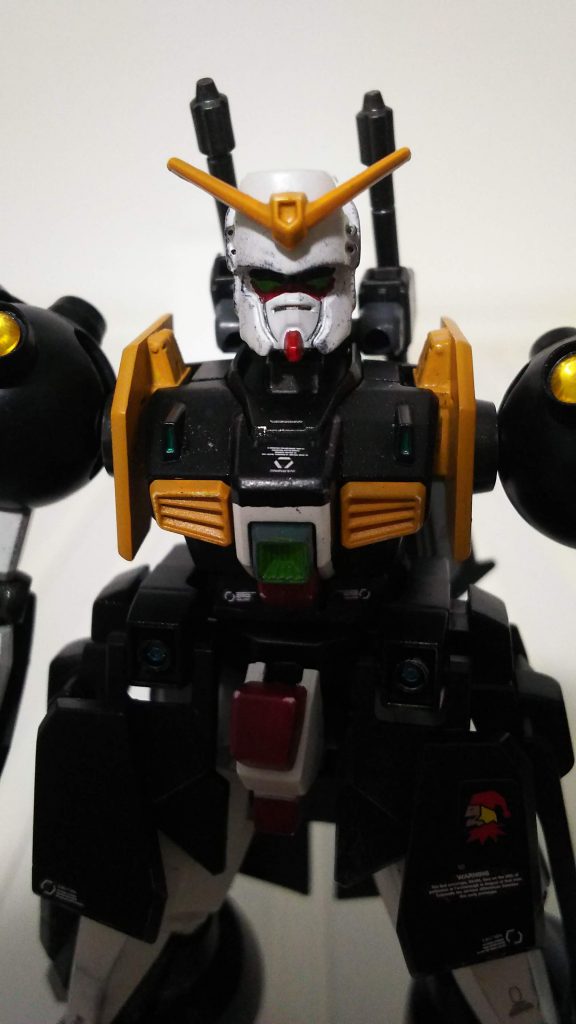 正面アップ。塗装は基本スプレー。小さいパーツと部分塗装はガンダムマーカーとシタデル。