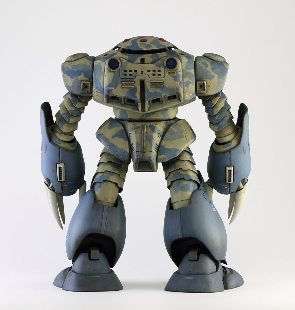 カラーリングは近藤和久氏のイラストを参考に、迷彩はフリーハンドでムラムラに。