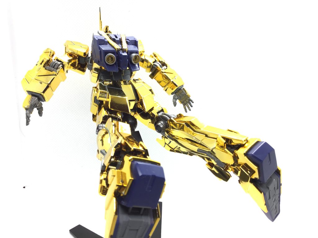 スラスター内はゴールドで塗装。