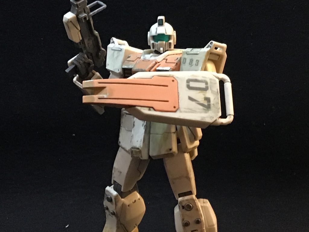 マシンガンとシールドにはシーブルーの色で汚しました。結構合いますよ！