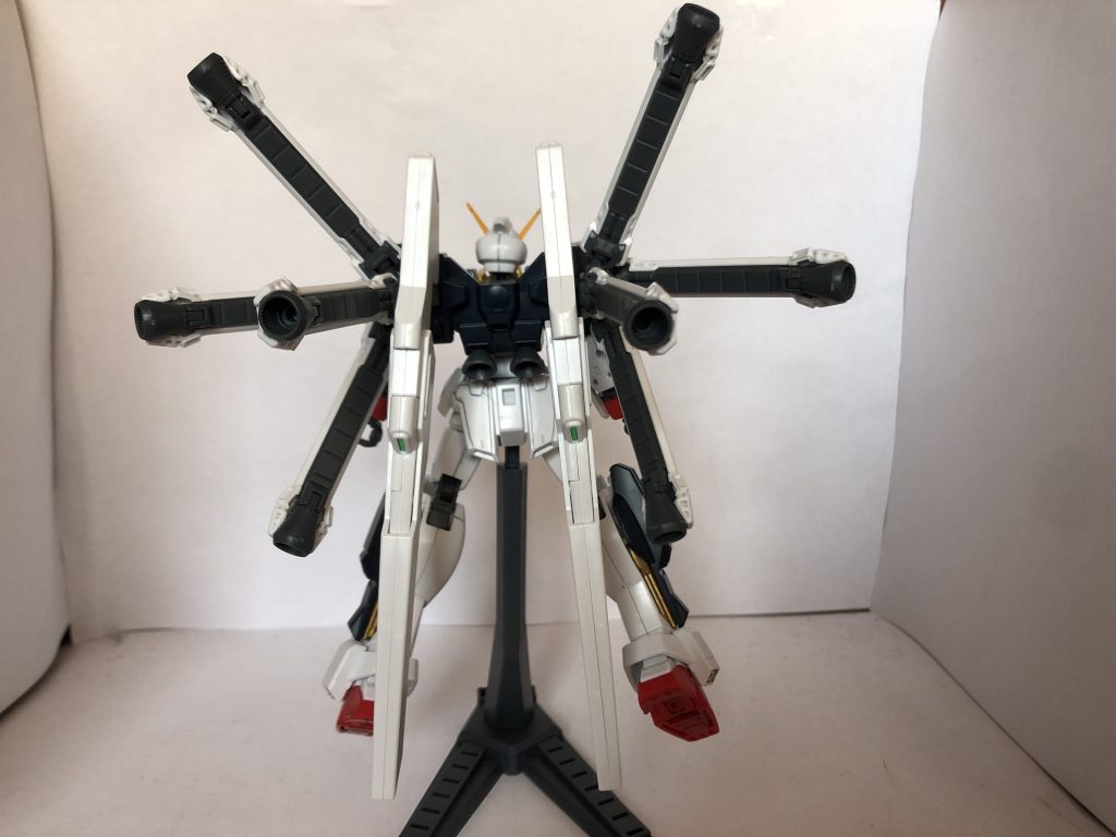 リアビューです。計10基の航行推進ユニット。ダブルクロスが特徴です。また大型のキャノンも良いです！