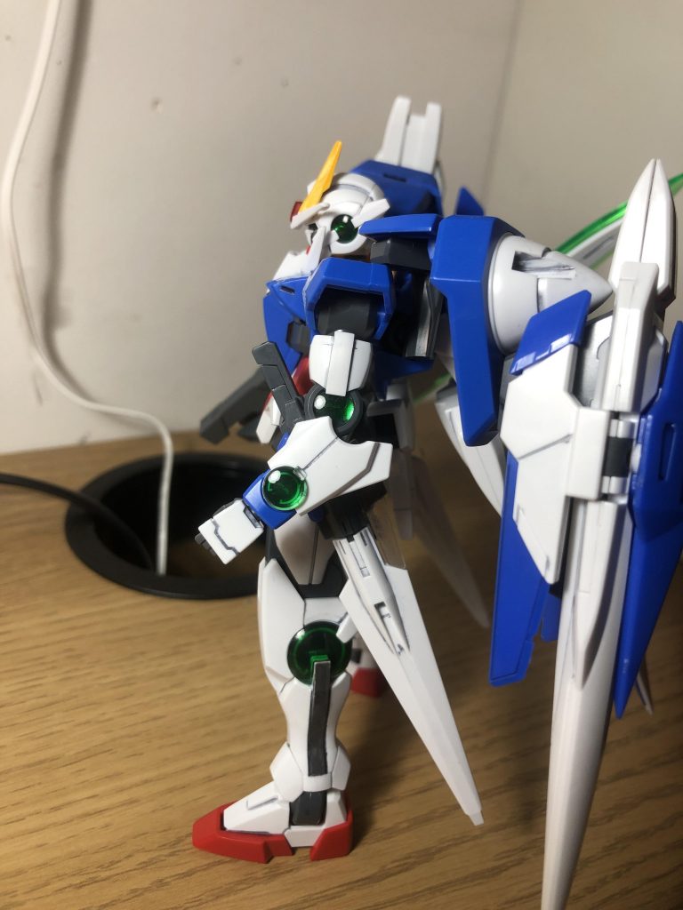 GNコンデンサー部分、うっすらとホイールシールのデザインが見えてカッコいい！