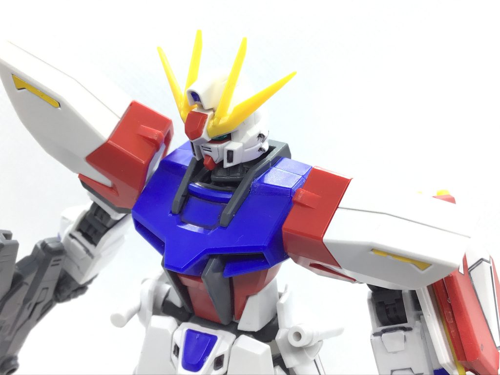 顔はなかなかイケメン。アンテナは安全フラッグをカットしてます。