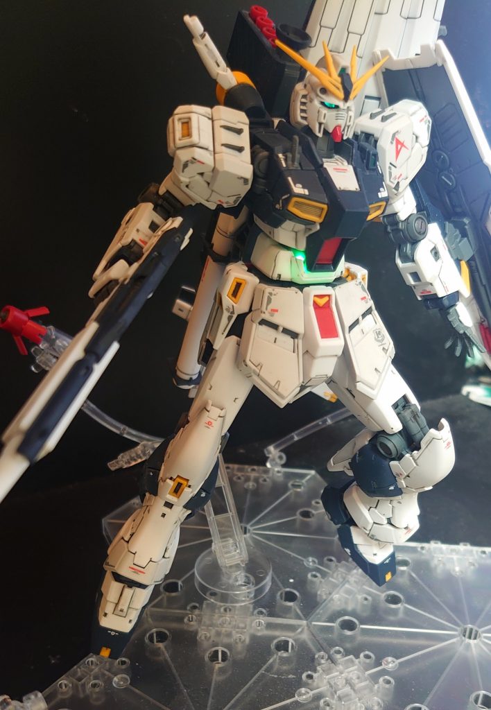 RG 1/144 νガンダム(微改造、電飾)–4枚目/制作者：義仙