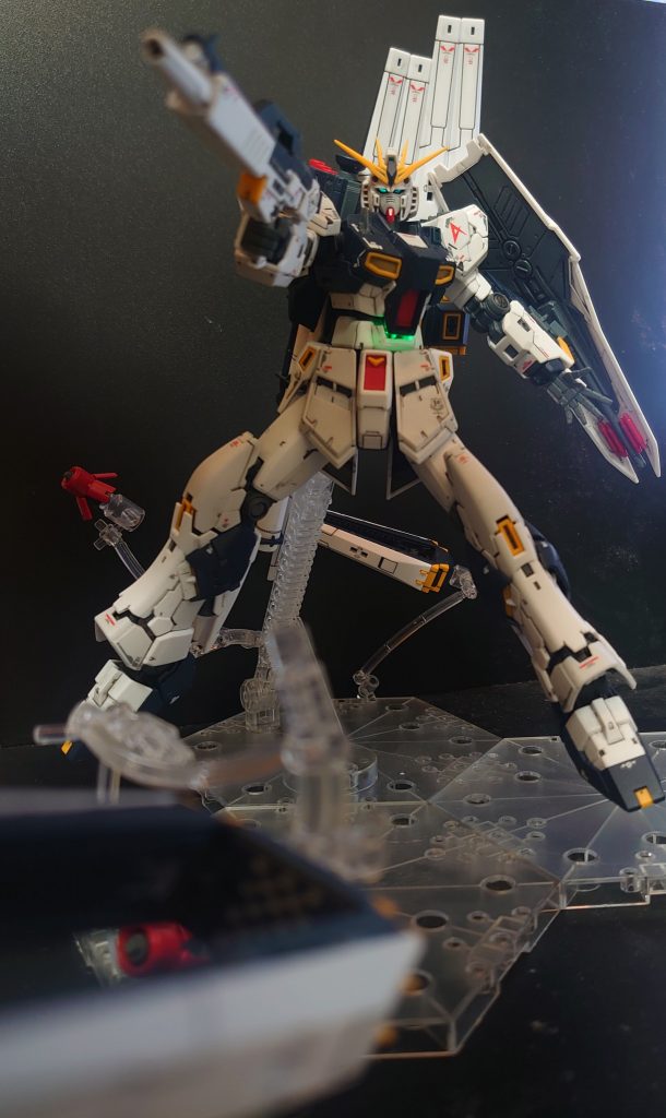 RG 1/144 νガンダム(微改造、電飾)–3枚目/制作者：義仙