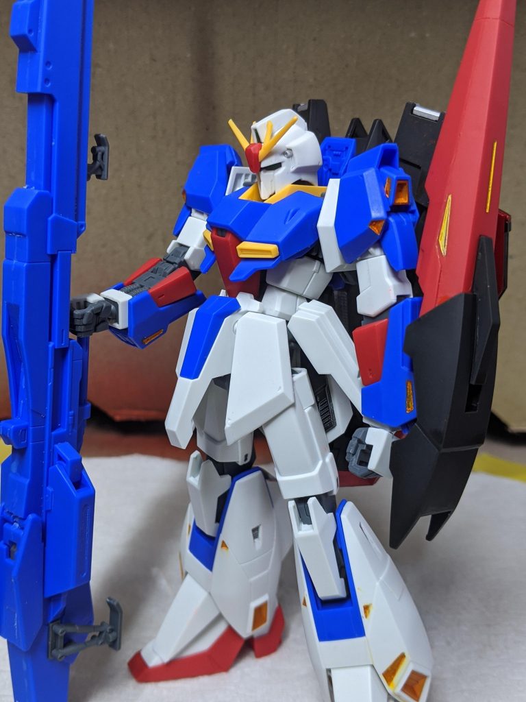 部分塗装とつや消し後。つや消しを吹いたときに塗装が溶け出して各部に飛び散りました…最初は薄く吹くべきでしたね。