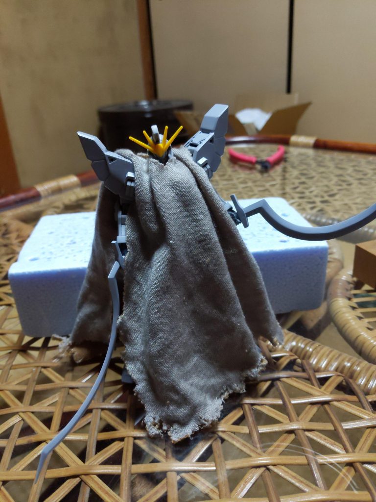 塗装前ですが、防塵マントを自作しました。