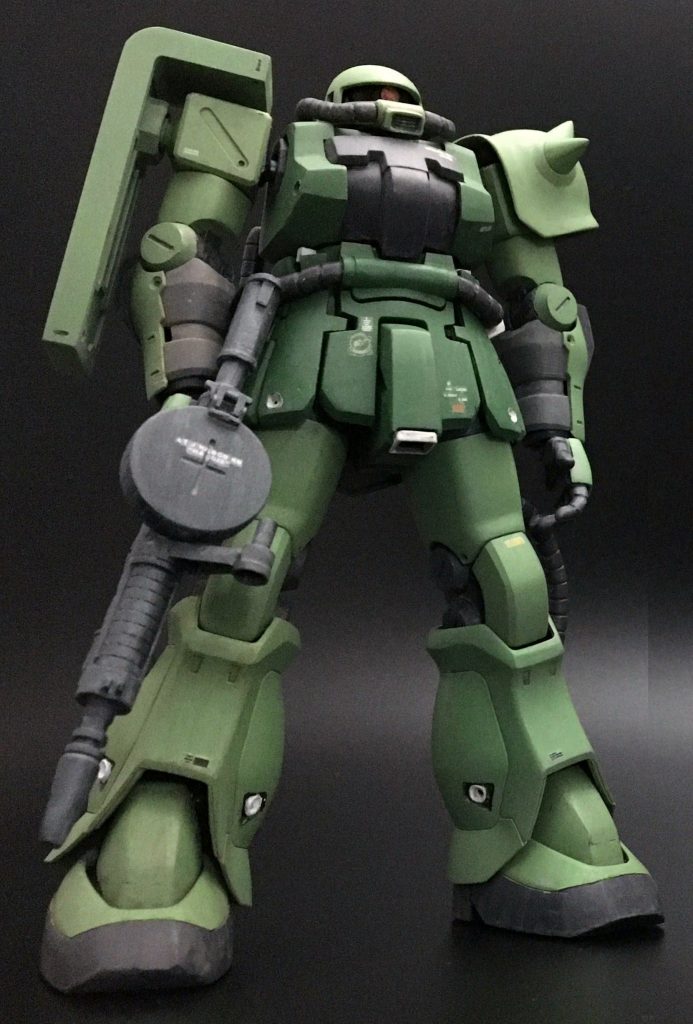『ガンダム・センチネル』最終回”SENTINEL 0079”に登場したジオン公国軍MSザクです。
『0083』のザクF2ではなく、“宇宙世紀0079年12月27日のソロモン防衛戦に参加したはずの1機”に見立て、各部に手を加えてみました。
全体にバンダイエッジを落とし、手首や脚フレア装甲の縁(ふち)等に薄々攻撃。ザク(とGM)の模型は、いかに量産機っぽく見せられるかが肝だと思います。