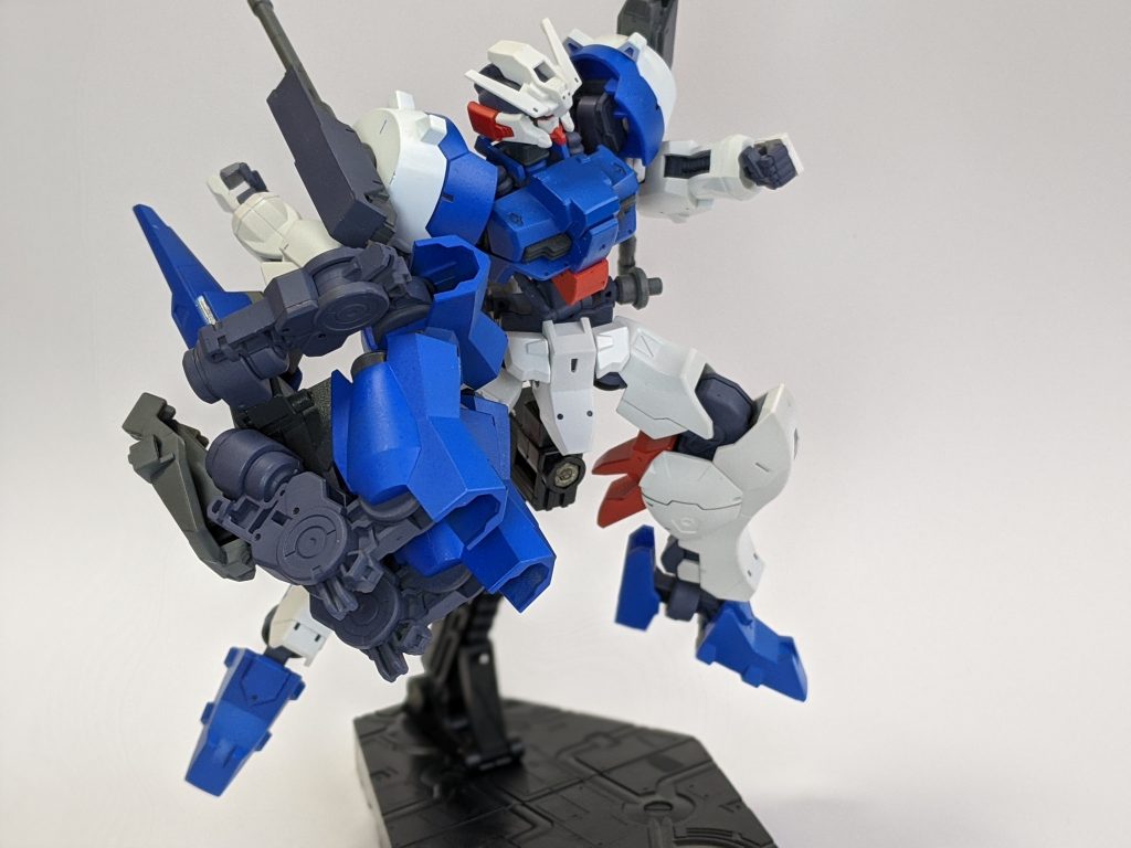 腕との接続方法は攻撃方法による、という設定にしましたが、もう少しクルクルしない方法を考えるべきかもしれないですね。