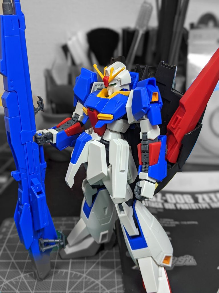 素組み。立ち姿はこっちのほうが自然でしたね。