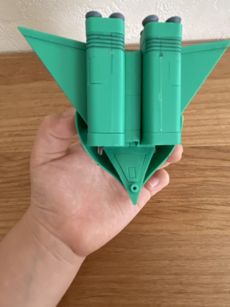 裏側はこんな感じです。