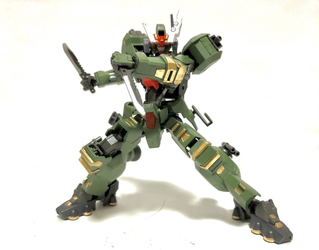 武装④
コンバットナイフ×2
近接戦闘用装備。特に特徴はない。