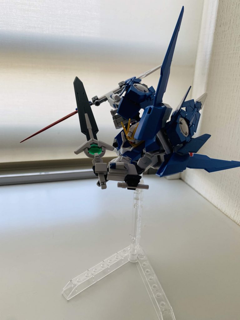 (半日後に追記;一応使用キットを載せておきます)頭部・腰部;ビルドバーニング胴体・武器・右ドライヴ;ダブルオーガンダム両肩・左ドライヴ;ダブルオーダイバーエース腕部・脚部・腕部ビームトンファー・右ドライヴマウントアーム;ビルドストライク手甲部;ダブルオースカイ右ドライヴマウント基部・ガンブレード・腰部マウントパーツ;壽屋「エグゼニスウイング」腕部ビームトンファーマウントパーツ;バルバトスルプス腰部マウントパーツ;バルバトス第4形態トランザムGNブレイド;アメイジングエクシア両ドライヴ部隠しビームサーベル;ユニコーン右隠しビームサーベルマウントパーツ;AGE-2マグナム左マウントパーツ;ガンプラビルドキャンペーン「ヒートサーベル」