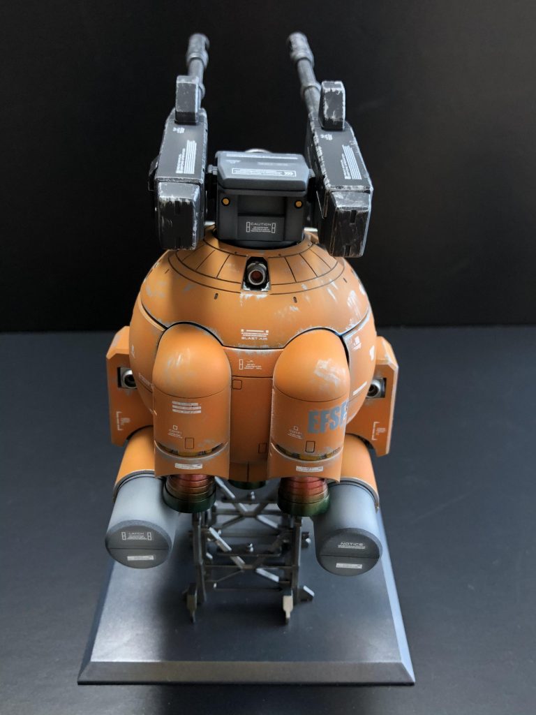 バックショット。バーニアは焼き表現を加えました。キャノンの接続部にゴールドのさりげないアクセントを。細かい所に簡単な一手間を加えるだけで自己満足ですが、愛着が湧くし作成も楽しくなるのかと思います😝