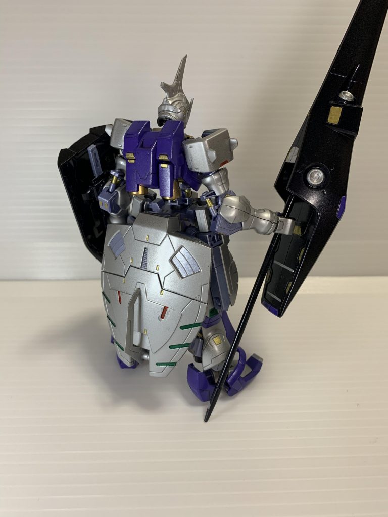 トルーパーの白って角のサイド、襟、腹の3か所が他より明るいので、そこはパールホワイトで少し変化を加えてみたんですがわかるかな？わかんないですねwww