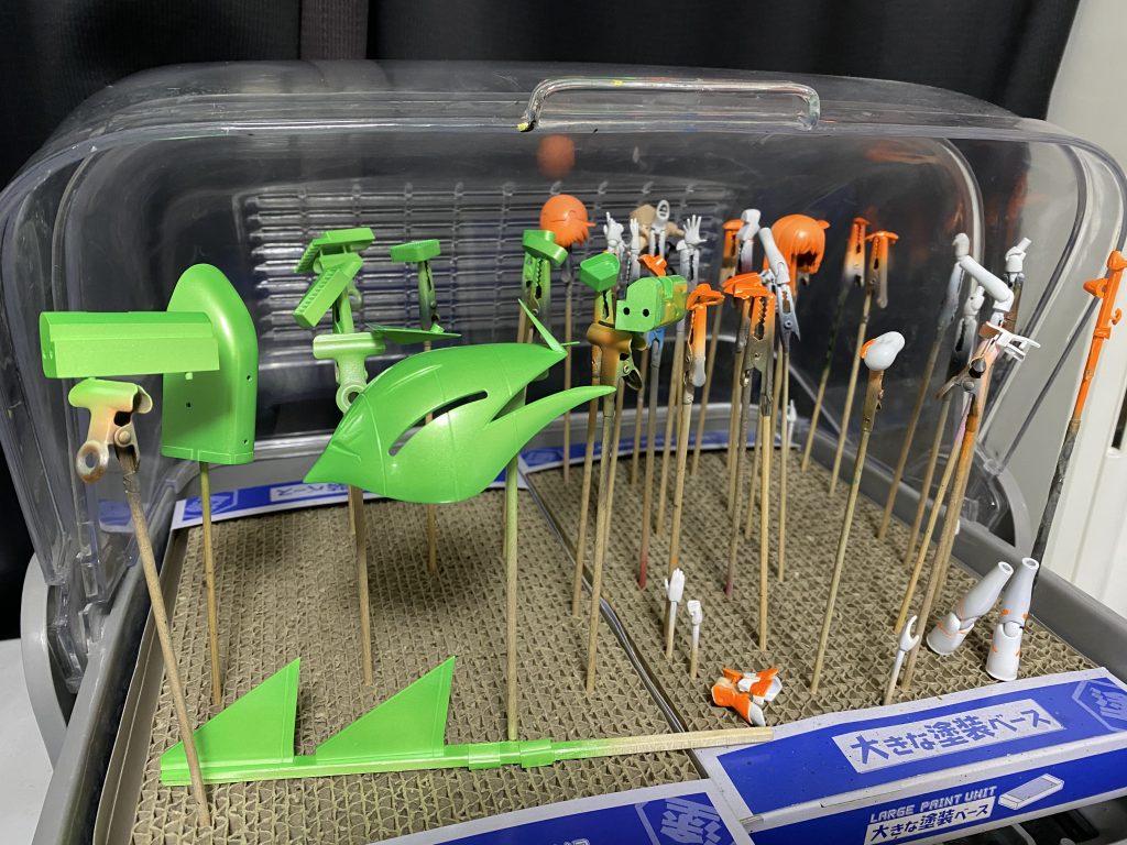 フレームアームズ・ガールも一緒に作ってたので乾燥機がシェアハウス。