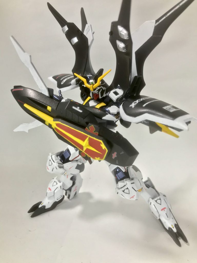 バスターシールドはシールドとしては勿論
先端のクロー部分での物理攻撃も可能
さらに投擲武器としても使える