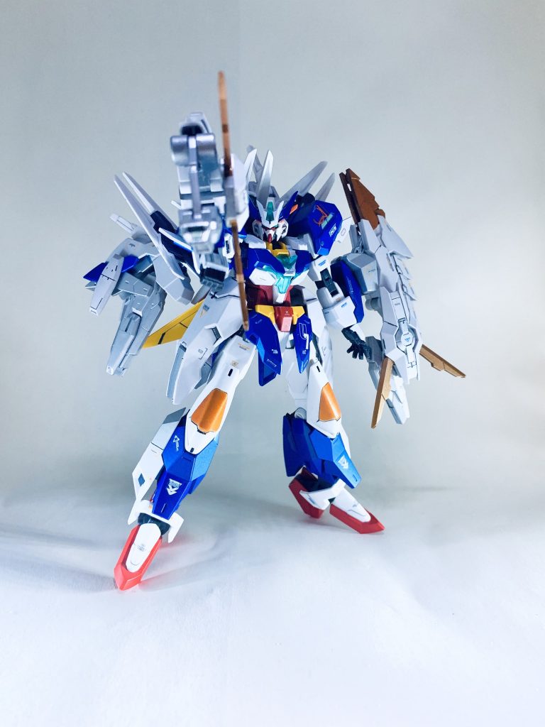 全体の色味を引き締めるためにクロー部分をオレンジに変更しました。