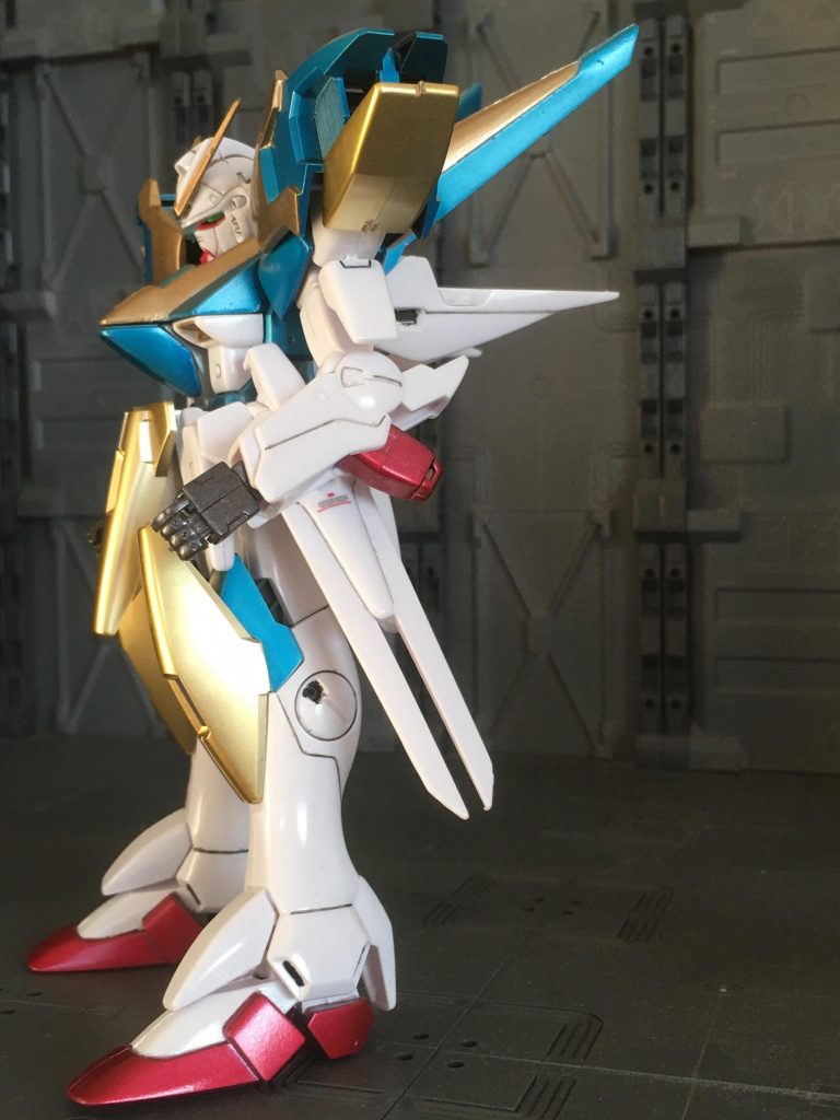 金メッキパーツが素敵だったので外装と足はメタリックにしました