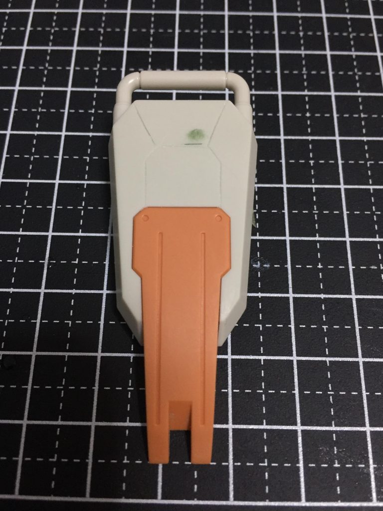 筋彫りは肩と腰部と盾に施しました。