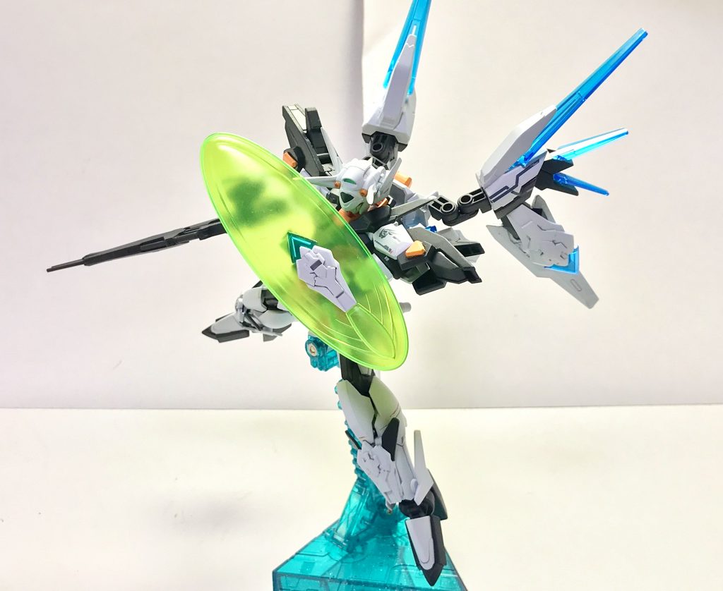 Iフィールドシールド。腕部ifsユニットから展開されるビームシールドの亜種のようなものであるが、ゲーム内においてはビームシールドがビームサーベルとしての斬撃判定を持っているのに対して本装備は圧力により圧壊させる打撃判定を持っているのが大きな特徴だが、用途通り防御に使う場合大きな差はない。