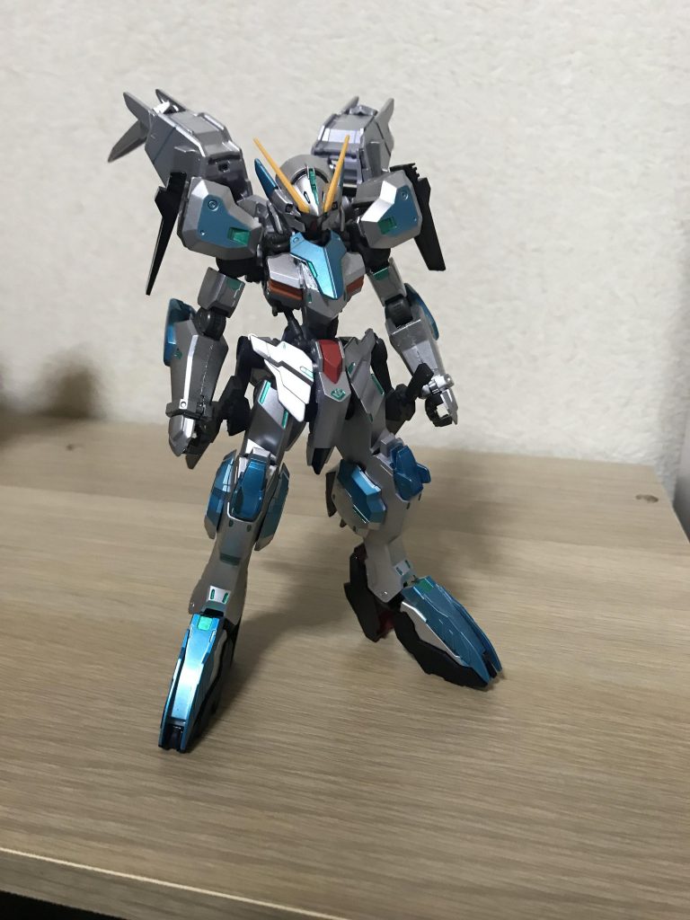 武装なしで全体はこんな感じです、個人的に各部のメタリックグリーンがいい感じにきいてるんじゃないかなーって思います