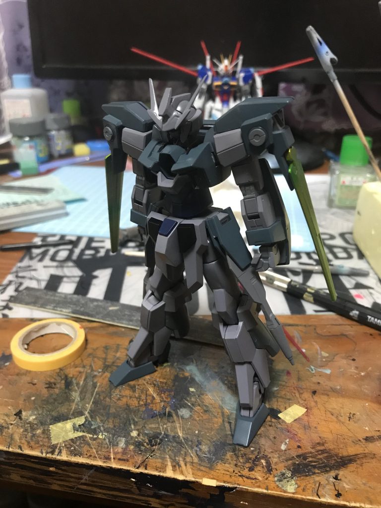 元々はこの色で行こうとしてましたがなんか違うという事で塗り直したのが今の状態です。ディアクティブモードみたいな色ですね。