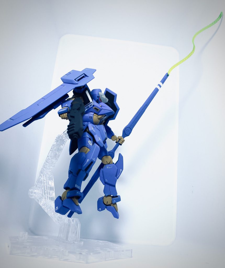 特徴的なビームジャベリン。ビーム部分はグラデーションで。この武器がモンテーロの魅力の何割かを占めてると思います。