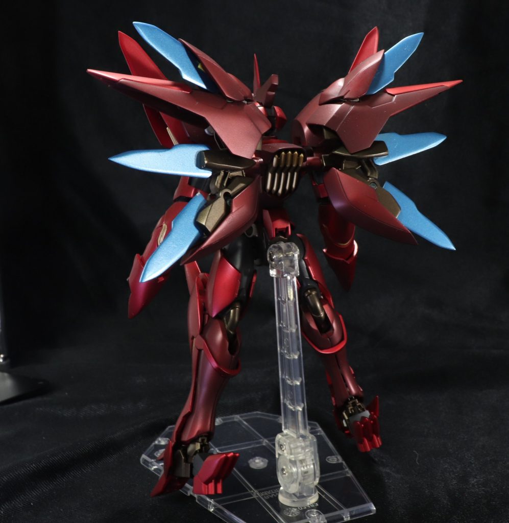 背面。小羽はプラ板から切り出しましたがそれ以外はキットベースです。