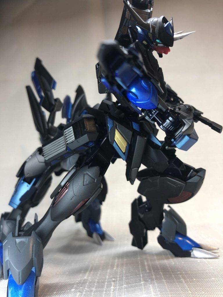 抜刀ポーズもしっかり決まります