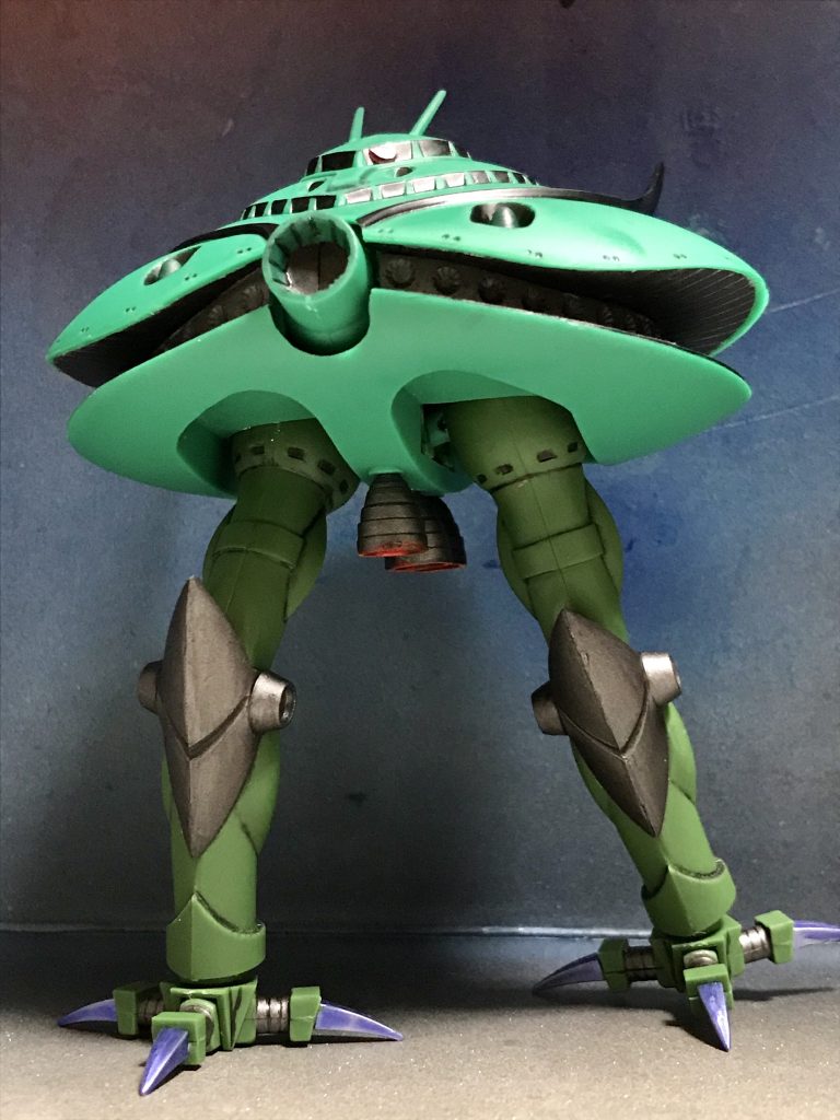 旧キットとはいえ、完璧なフォルムです。可動もバッチリで、ちゃんと自立します(^^)
か〜っくいい〜！