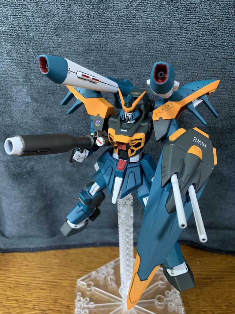 バッテリー残量無視のフルバースト!
SEED中で最もデザインが気に入った機体だったので、かなり力を入れて作り込んでみました。
あとは残りの2機を作るかどうか悩み中。