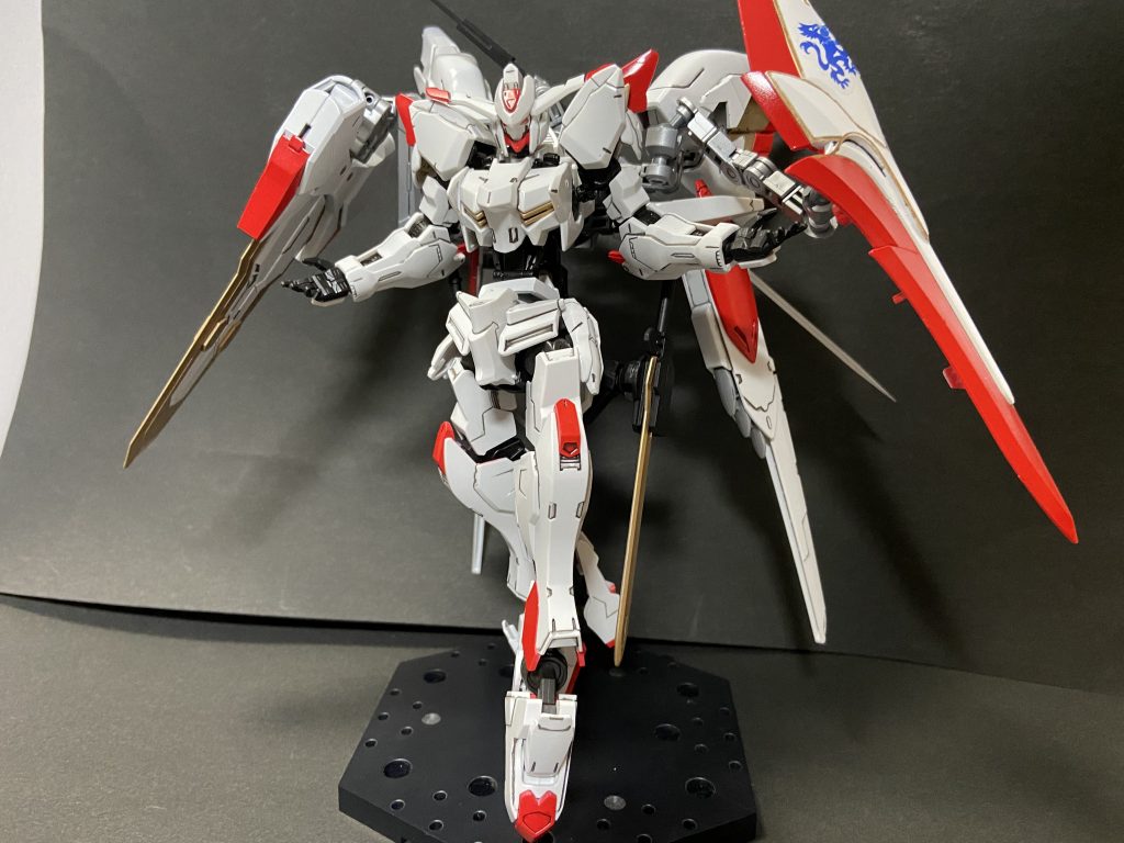 フロントビュー
カラーリングは元の青から赤に変更
これはより目立つことにより味方からの誤射を防ぐ目的