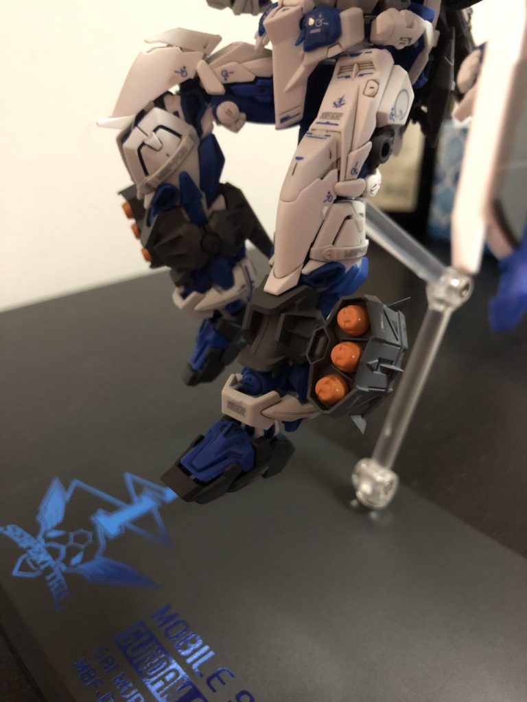 Leg mount with launcher