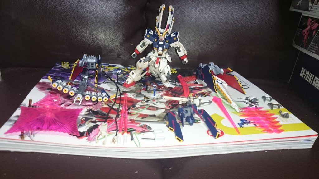 RGの1/144キンケドゥさん(RGのX3が出たらきっとそれにトビア付属する筈っス…!)を添えてスカルハート・フルセットっス