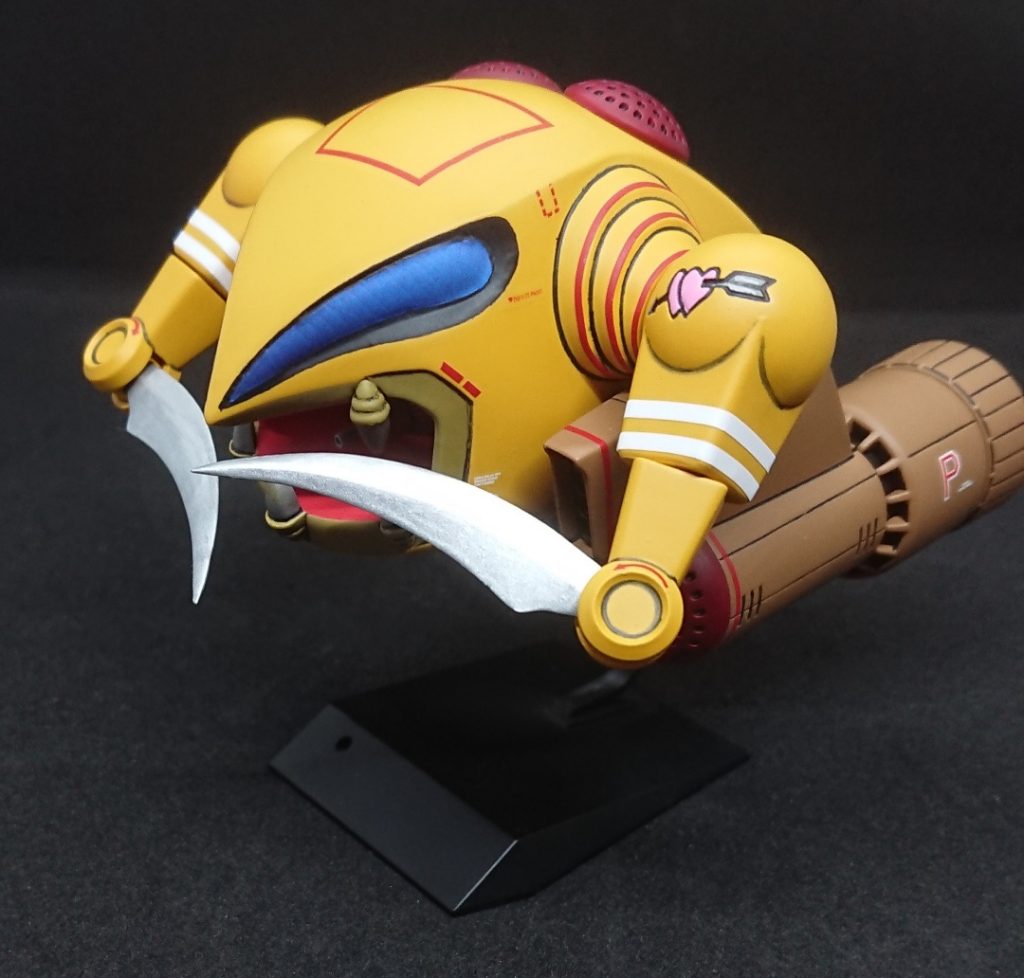 オヨヨヨ…的な独自の間接構造でヘタリがこず、しかしてポーズはきっちりつけれる稼働範囲。かなり傑作キットではないかと。カマはあんまりキレイに塗装するつもりは無かったのであとから筆ぬりですが、流石にシタデルカラーやエナメルでもメタリックでこの面積は塗りムラになりやすく予想外に苦戦。結局エナメルを下地に新水性ホビーカラーのシルバーという組み合わせに