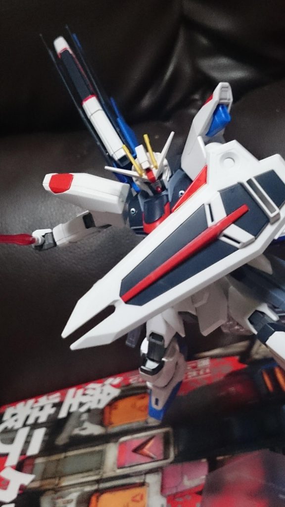 「タンホイザー起動、目標アークエンジェル!」
「移乗隔壁閉鎖!潜航用意!」
「ルージュを出せ!私がいく!」
「駄目よ!」
「!」
「急げ!潜られたら終わりだ!」
(そして放たれるタンホイザー、アークエンジェルは大爆発の中に消える……)