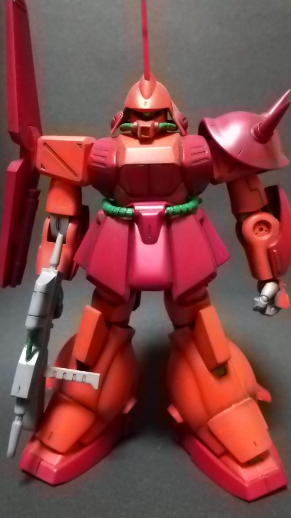 肩幅詰めて、頭部の高さ詰めて、手首はコトブキヤのをキャストで複製してマラサイ風手の甲に加工
股関節は軸の下で切り離し、角度を変えて接着。
お手軽ハの字です