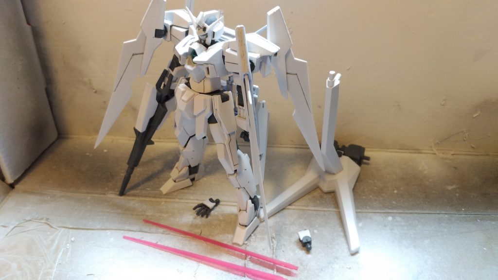 本体と付属パーツ。