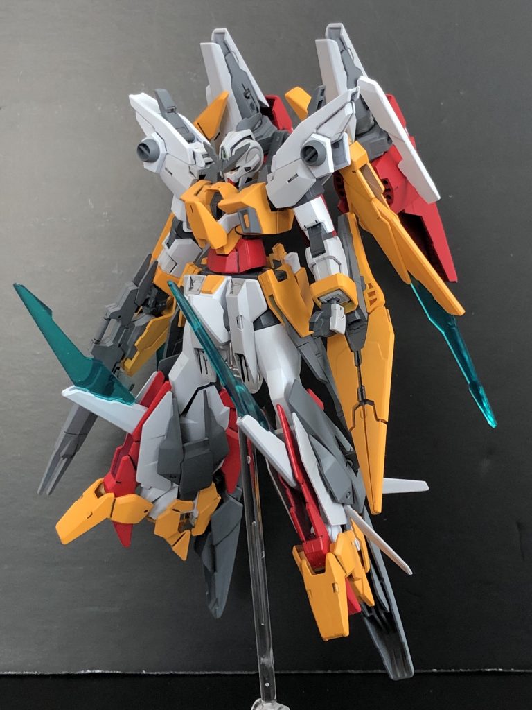 斜め前から📷
キュリオスといえばオレンジと白だけど
差し色で赤も入れてみました