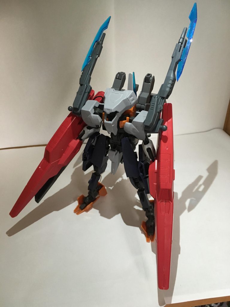 「対MA決戦配備」上記通常戦闘配備は兵員および物資の不足時に取られるイレギュラーでありこちらこそヘキサフレームが歴史に葬られた理由にして「究極の支援」の1つの形。MS形態、MA形態、MW形態への即時変形を可能としたEG(Else the Gundam=ガンダム以外全て)の本来の姿。両腕に直結したパルス砲はセンサーの役割に限定したセンサーバヨネットと背部センサーポッドによる解析によりエイハブリアクターの固有周波数を解析し相殺するアンチラミネートパルスを照射することが可能になる。これによりナノラミネート装甲を無力化し通常兵器のMAに対する有効化を行う。