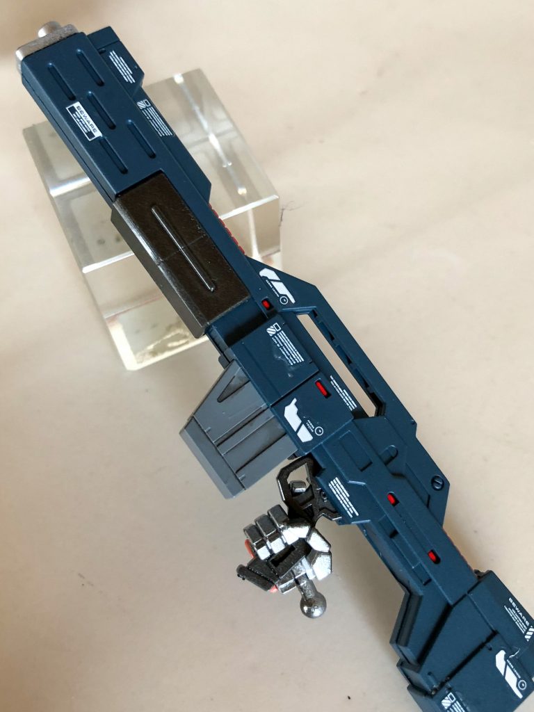 サザビーのビーム・ショット・ライフルも作成しました。νガンダム に持たせると、いい感じのいかつさです。