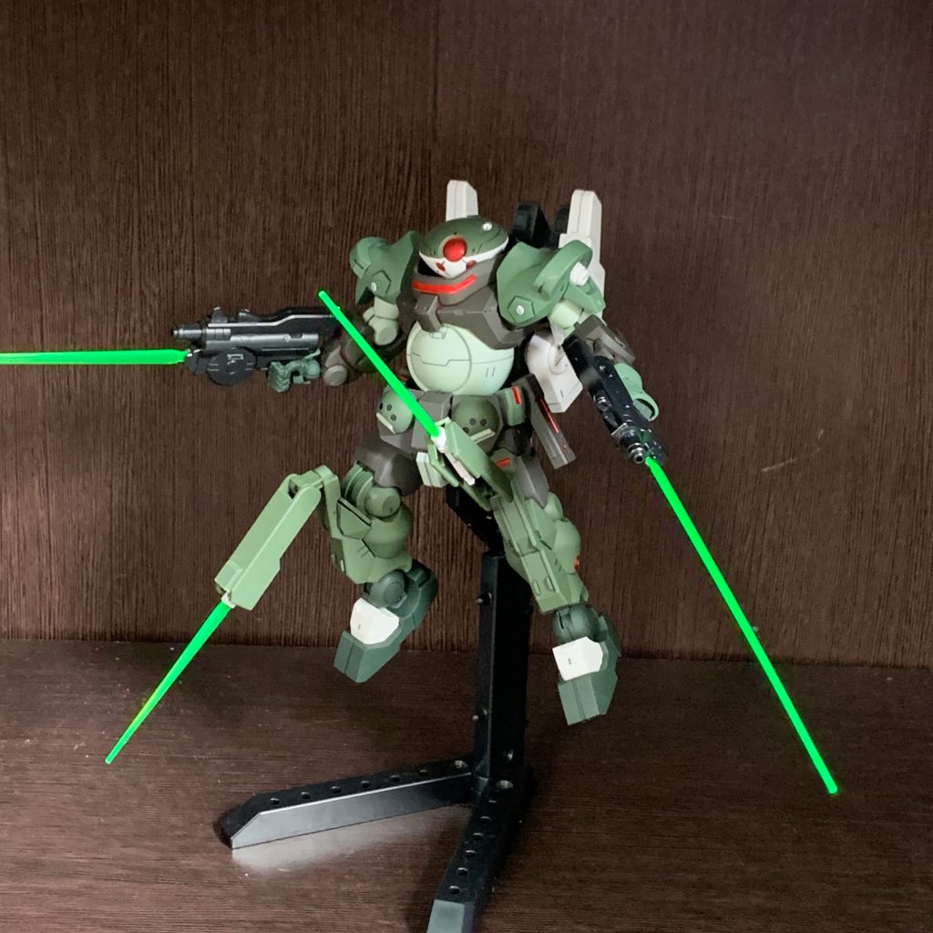 ビームマシンガンもビームワイヤーではなくビームサーベルに変更