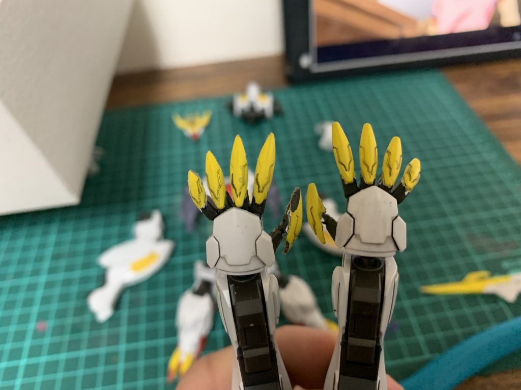 爪や脚爪、テイルブレードを削ってSHARPにしました。